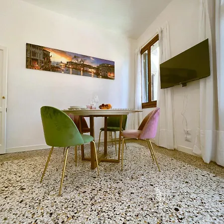 Splendid “True Venice Apartment” Overlooking Water Exterior foto